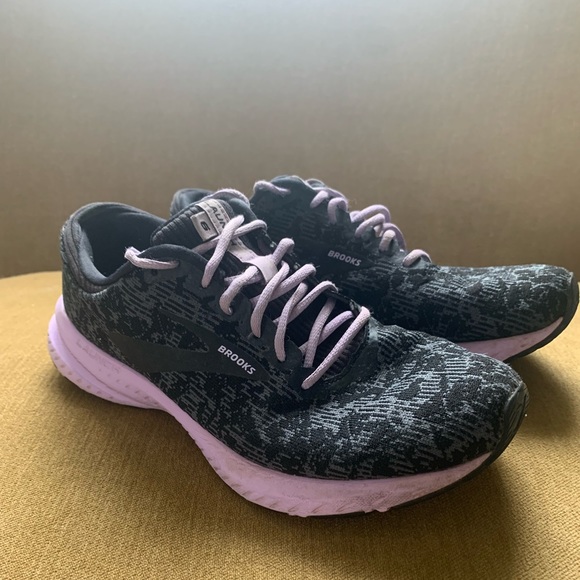 BROOKS Launch 6 size 9 womens shoe black grey purple - Picture 1 of 9